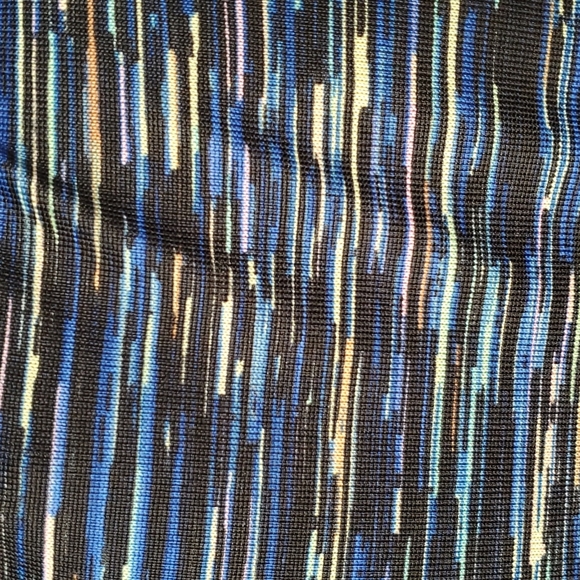PRETTY UNIQUE LULAROE V NECK SWEATER - Picture 5 of 7